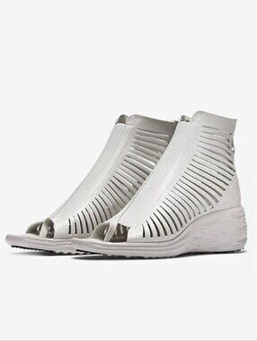 NIKE Lunarsandiator Sky Hi Wedge Gladiator Sandal US 9 White Leather